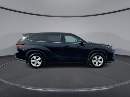 2022 Toyota Highlander LE SUV