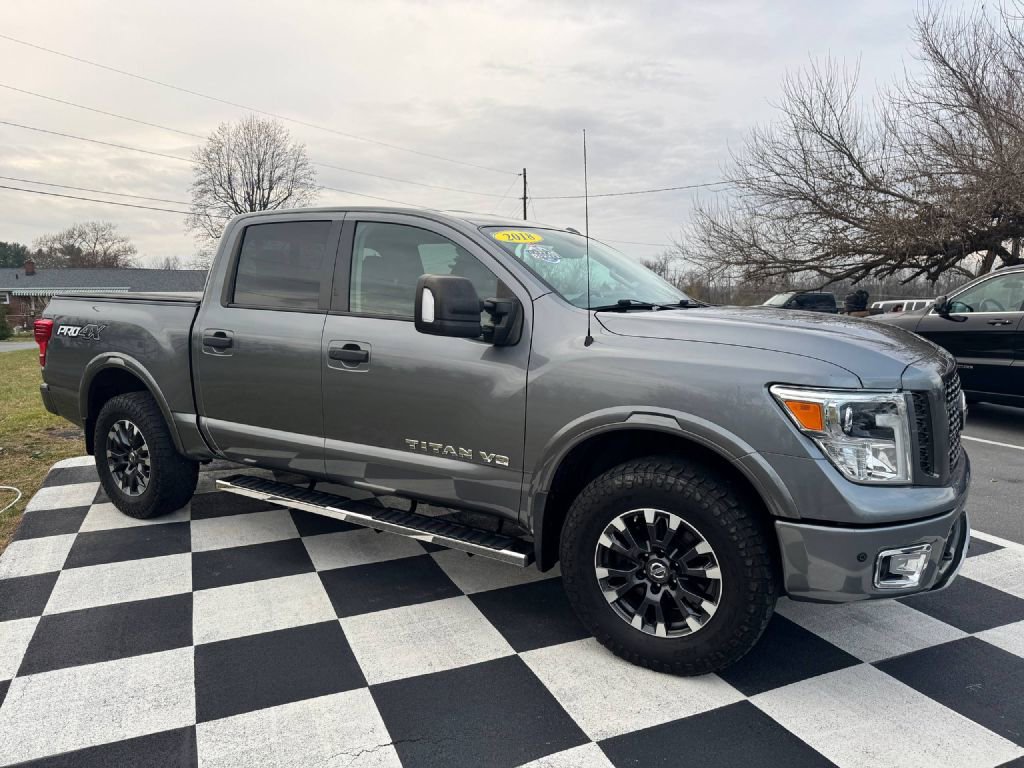 2018 Nissan Titan PRO-4X photo 3