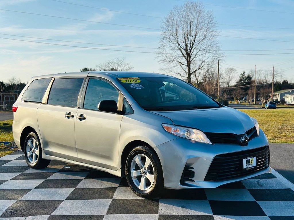 2020 Toyota Sienna L photo 4