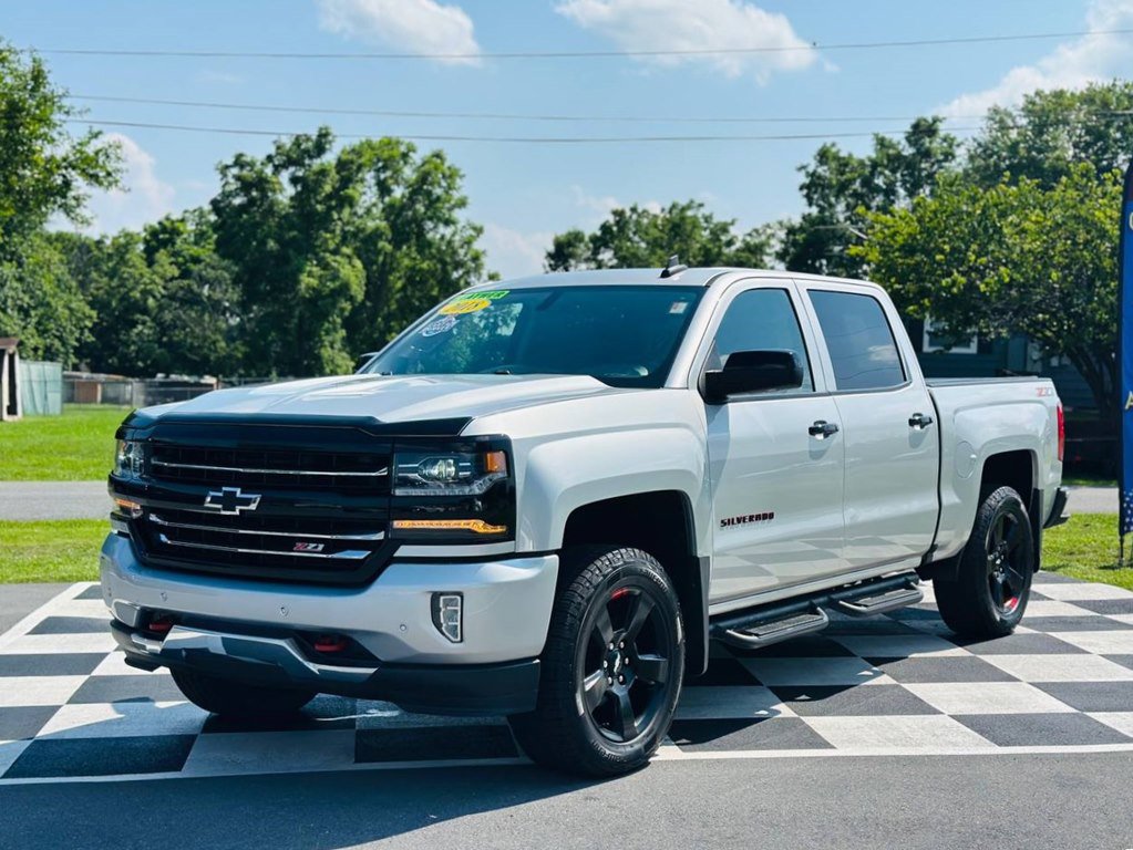 2018 Chevrolet Silverado 1500 LTZ photo 2