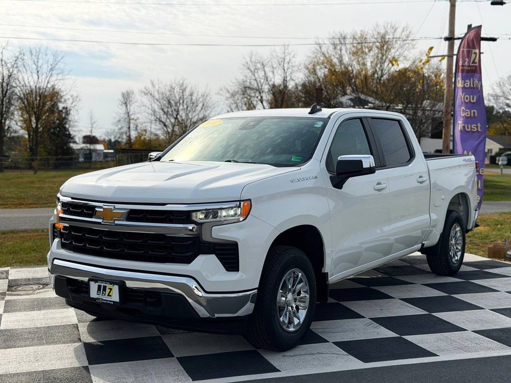 2022 Chevrolet Silverado 1500 LT photo 2