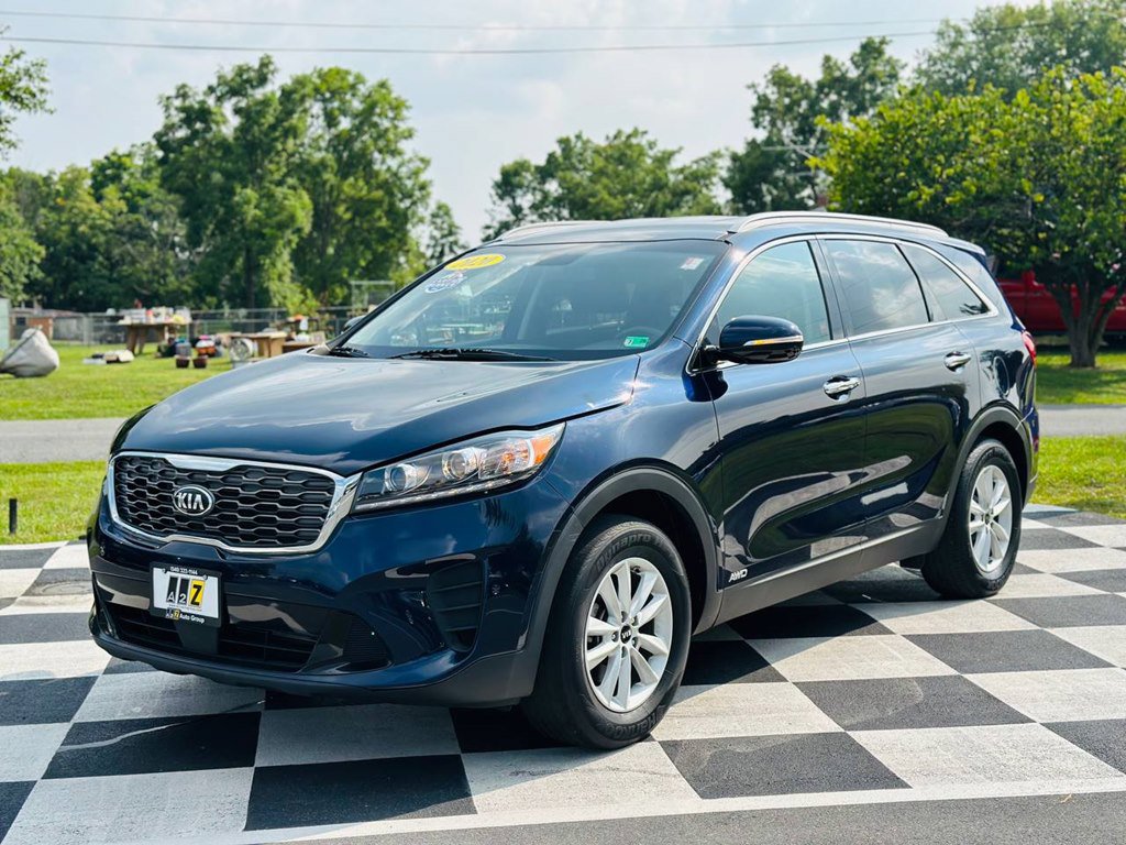 2020 Kia Sorento LX photo 2