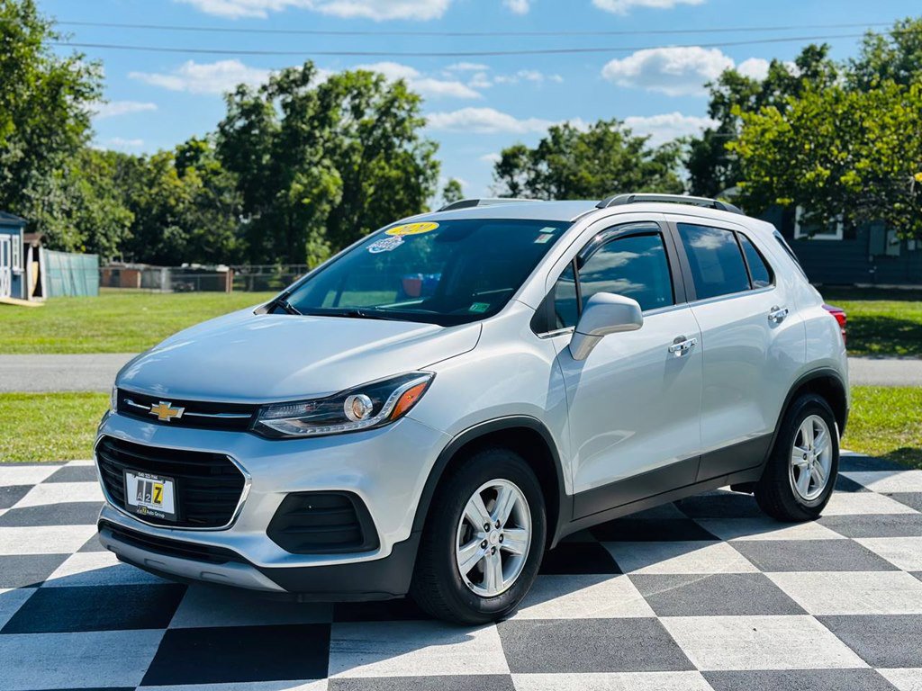 2020 Chevrolet Trax LT photo 2