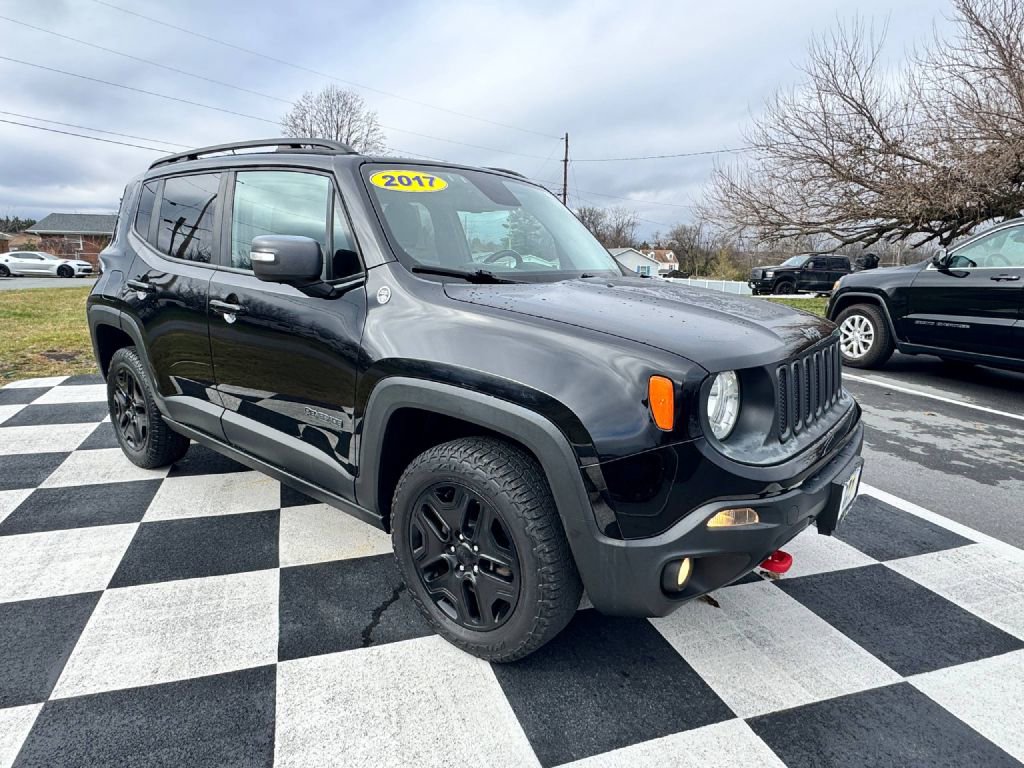 2017 Jeep Renegade Trailhawk photo 2