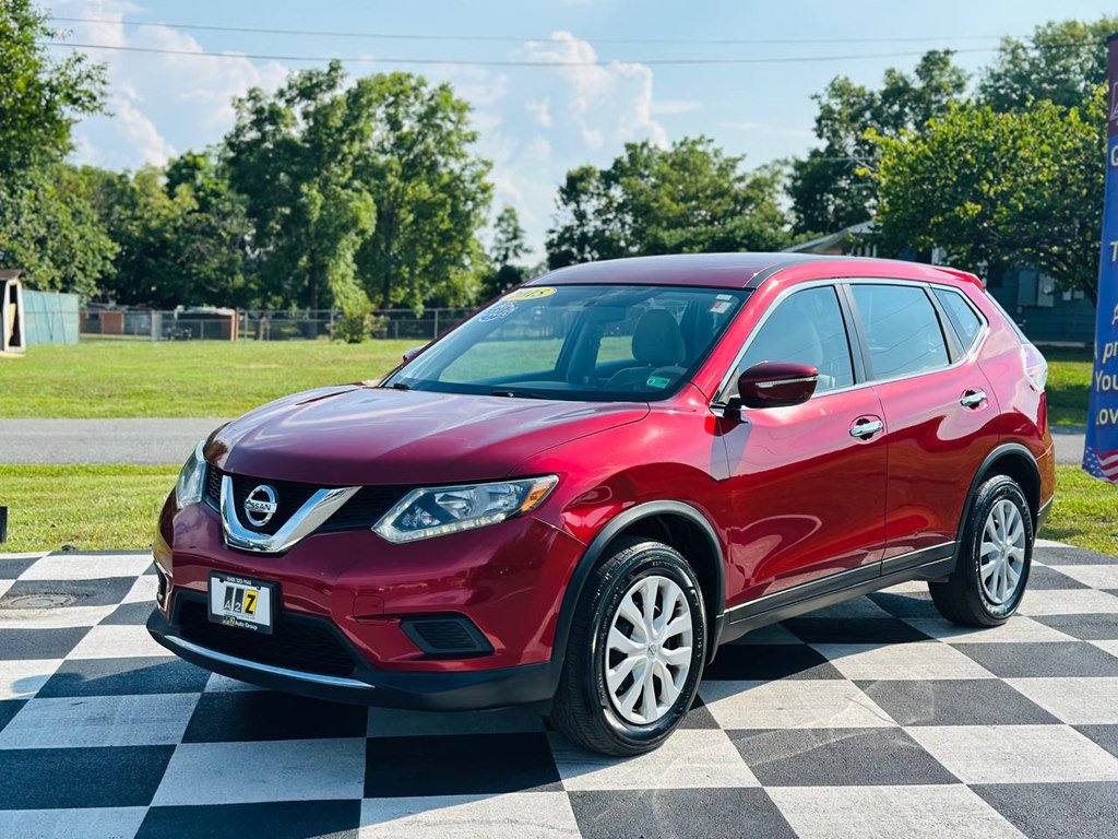 2015 Nissan Rogue S photo 2