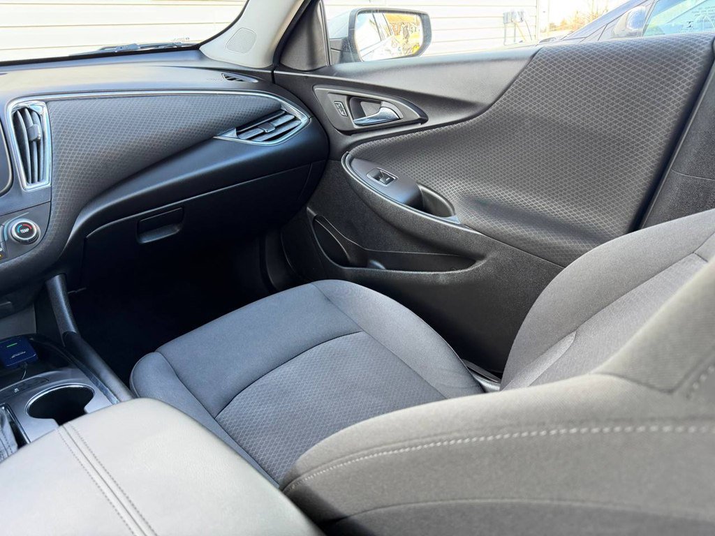 2018 Chevrolet Malibu 1LT - Photo 31