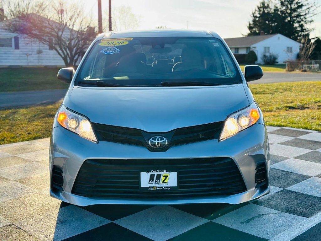2020 Toyota Sienna L photo 3