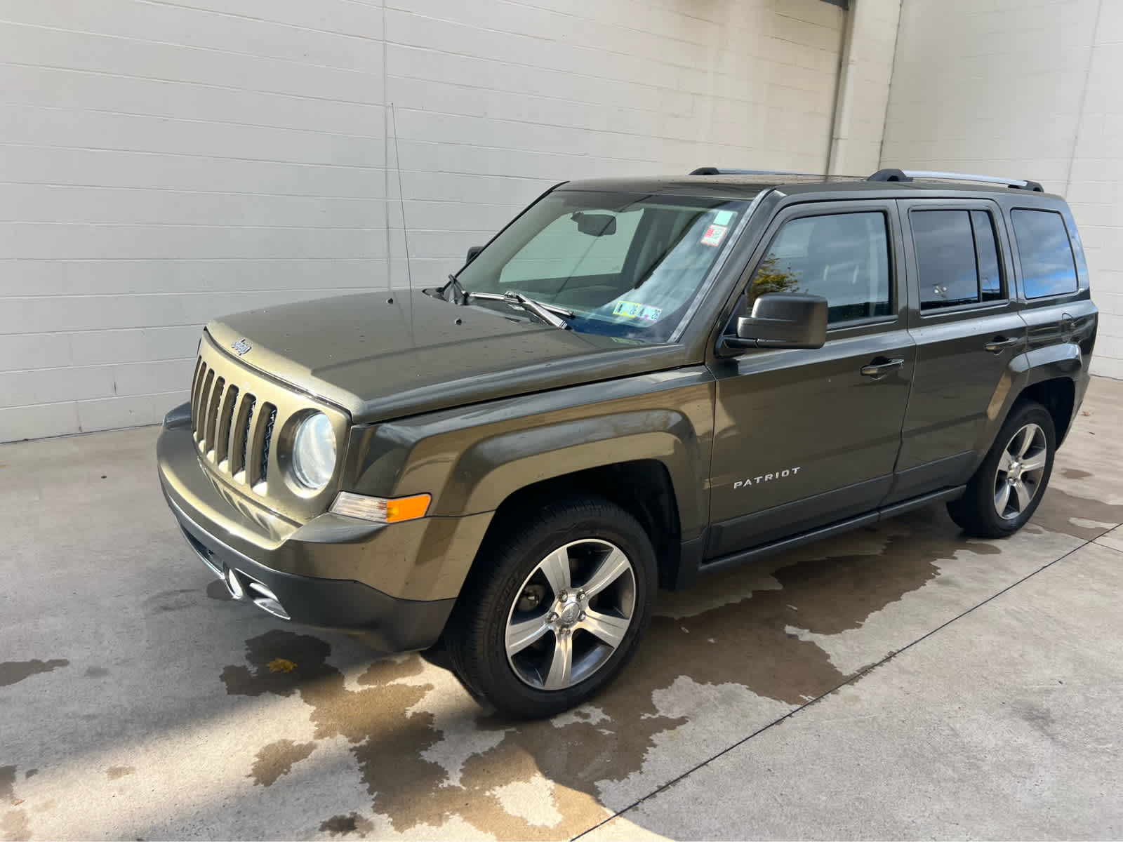 2016 Jeep Patriot Latitude photo 2
