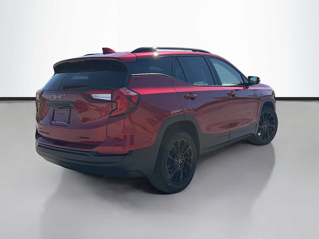 Used 2024 GMC Terrain SLT SUV