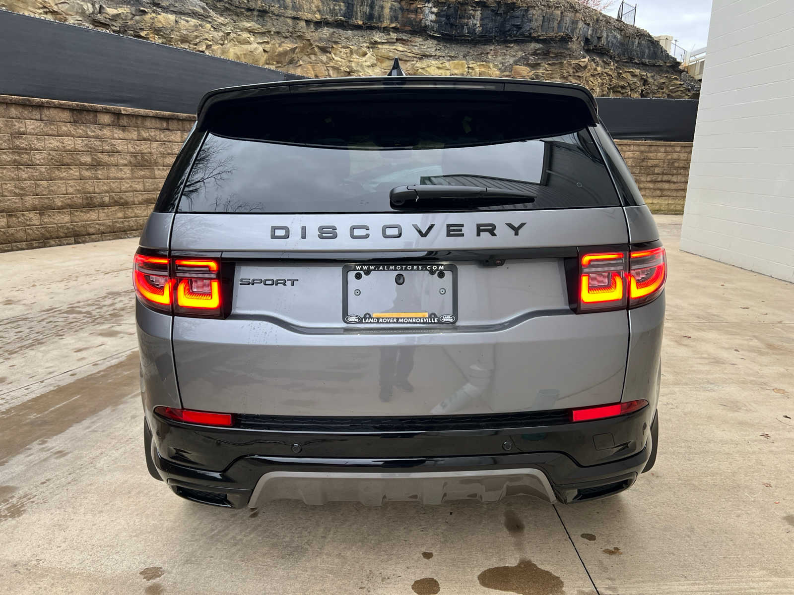 2025 Land Rover Discovery Sport Dynamic SE photo 4