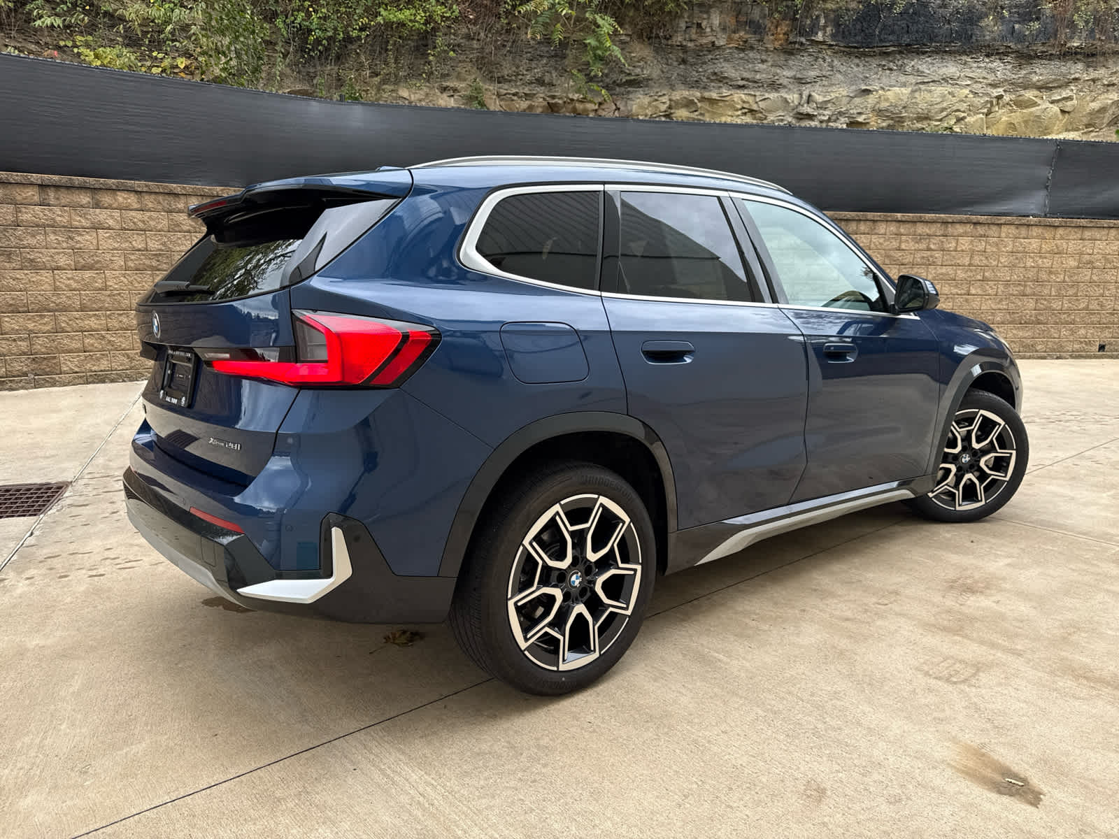 2025 Bmw X1 XDrive28i photo 3