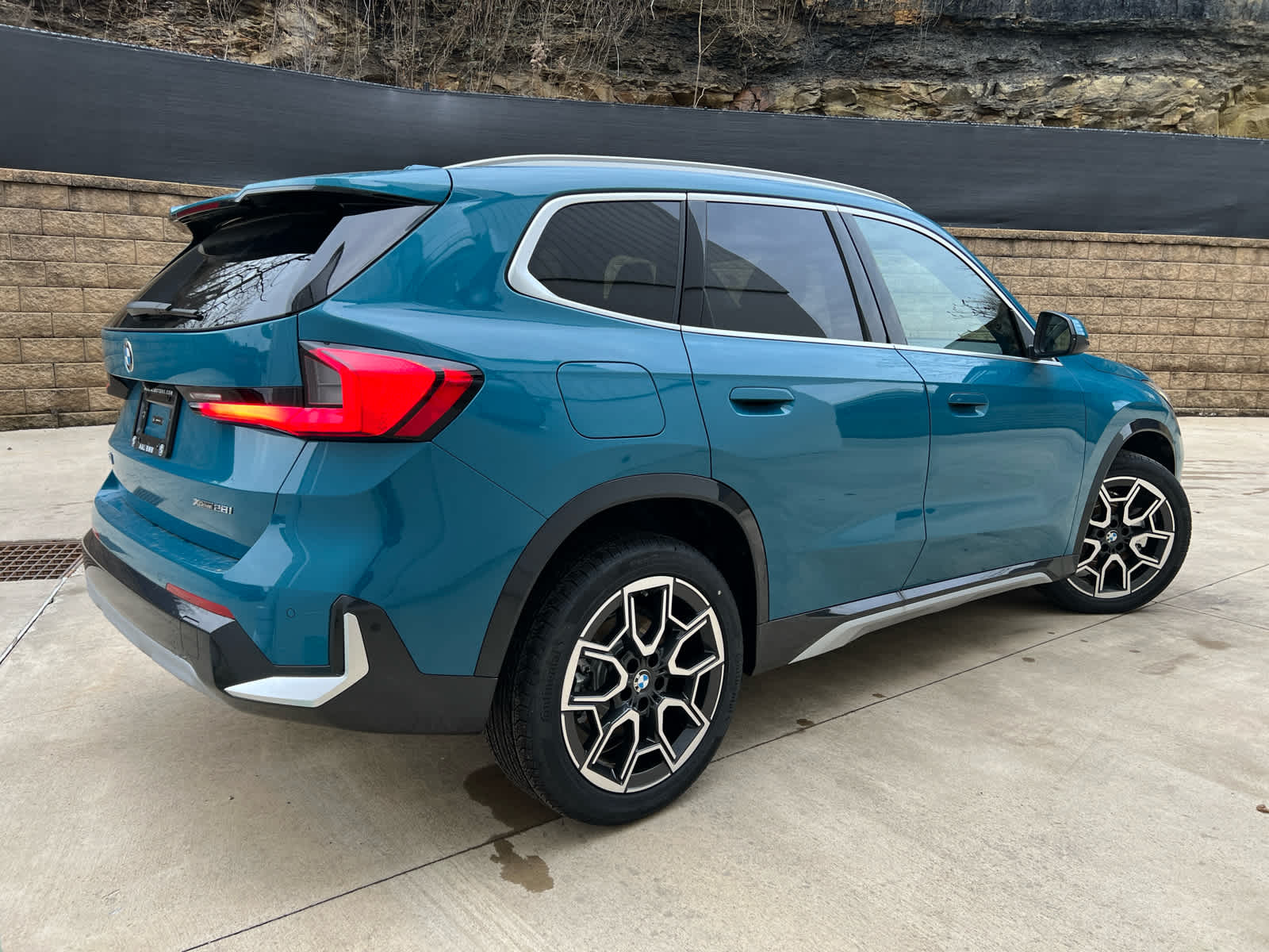 2025 Bmw X1 XDrive28i photo 3