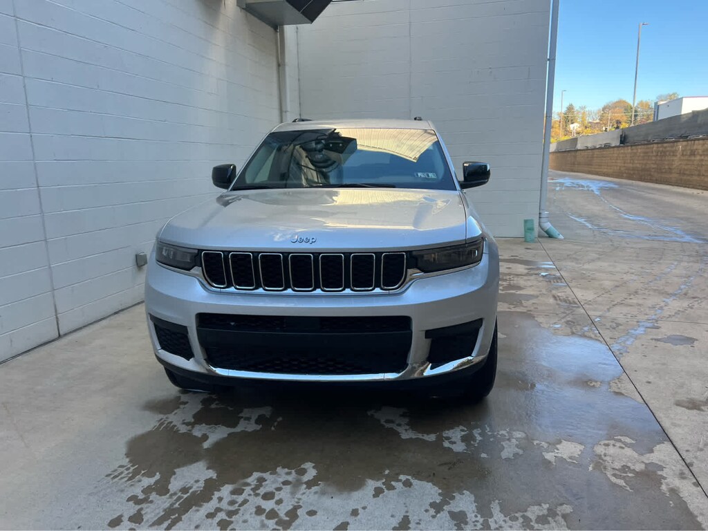 Used 2023 Jeep Grand Cherokee L Laredo SUV