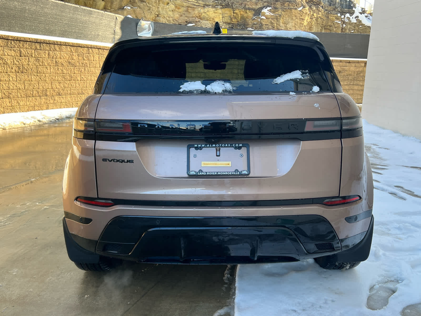 2025 Land Rover Range Rover Evoque Dynamic SE photo 4