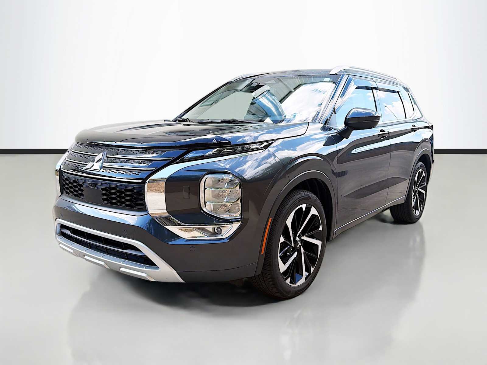 2024 Mitsubishi Outlander SEL S-AWC's photo