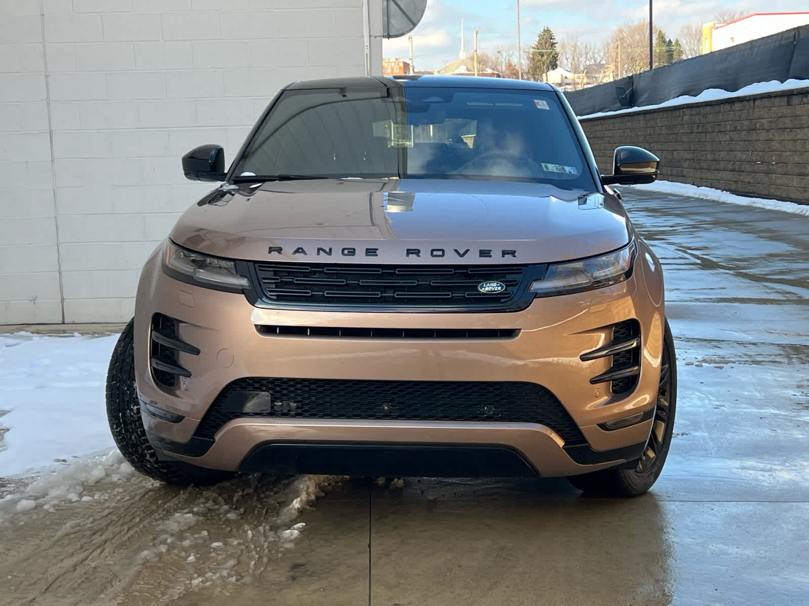 2025 Land Rover Range Rover Evoque Dynamic SE photo 2