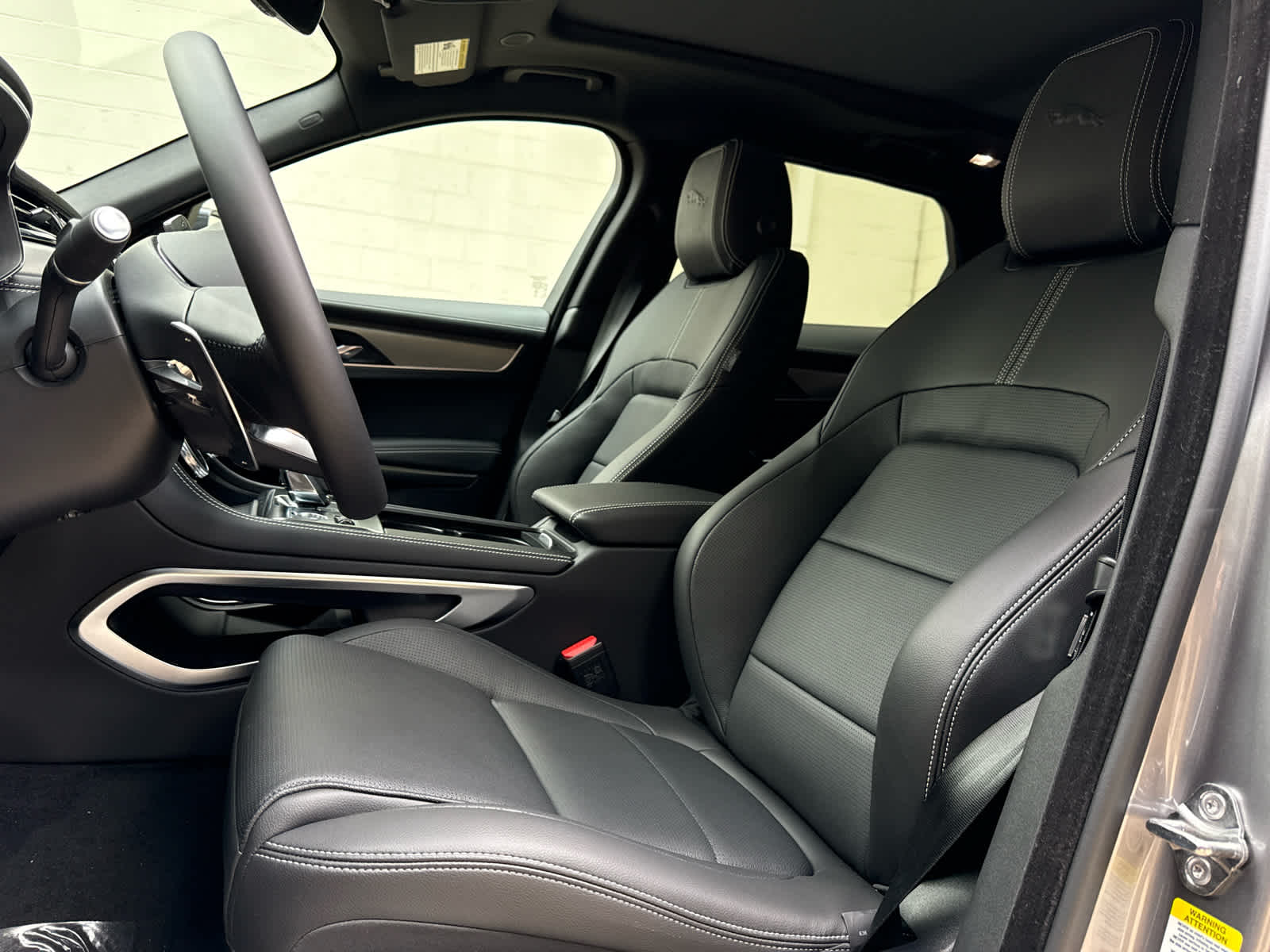 2026 Jaguar F-Pace R-Dynamic S - Photo 13