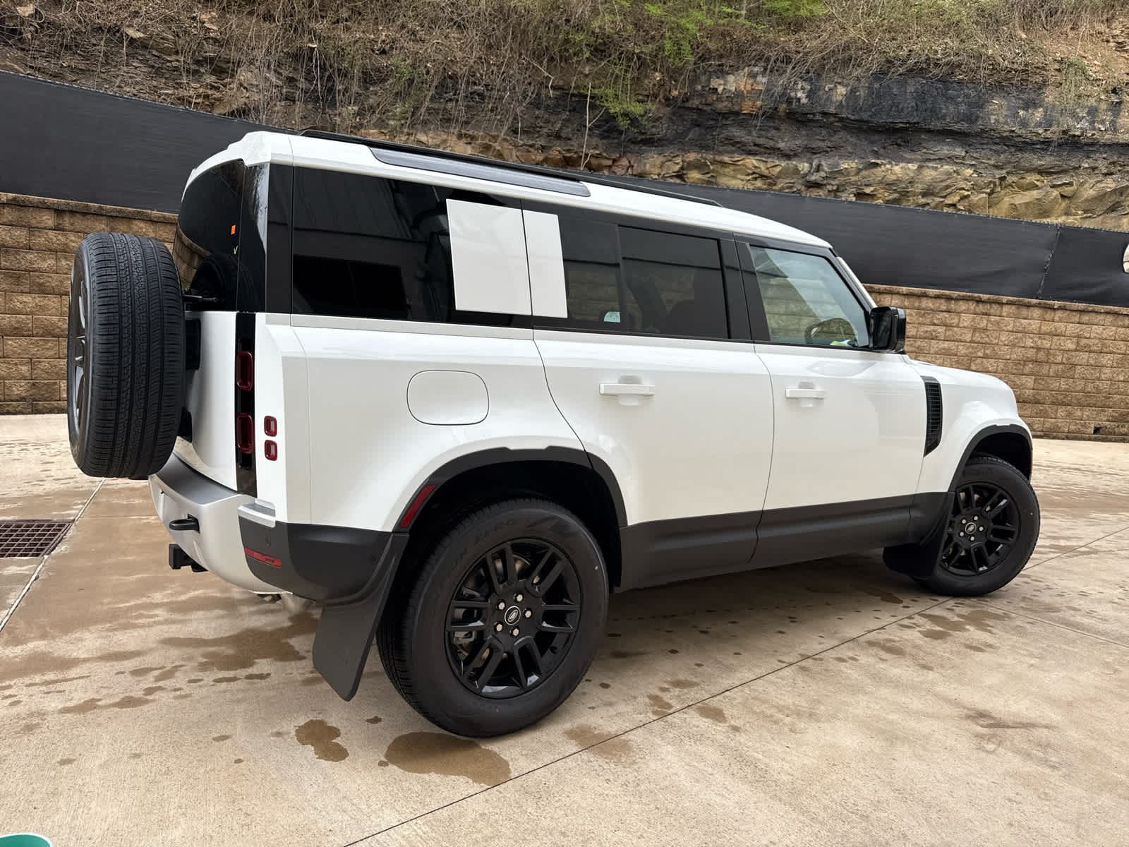 2025 Land Rover Defender S 110 photo 4