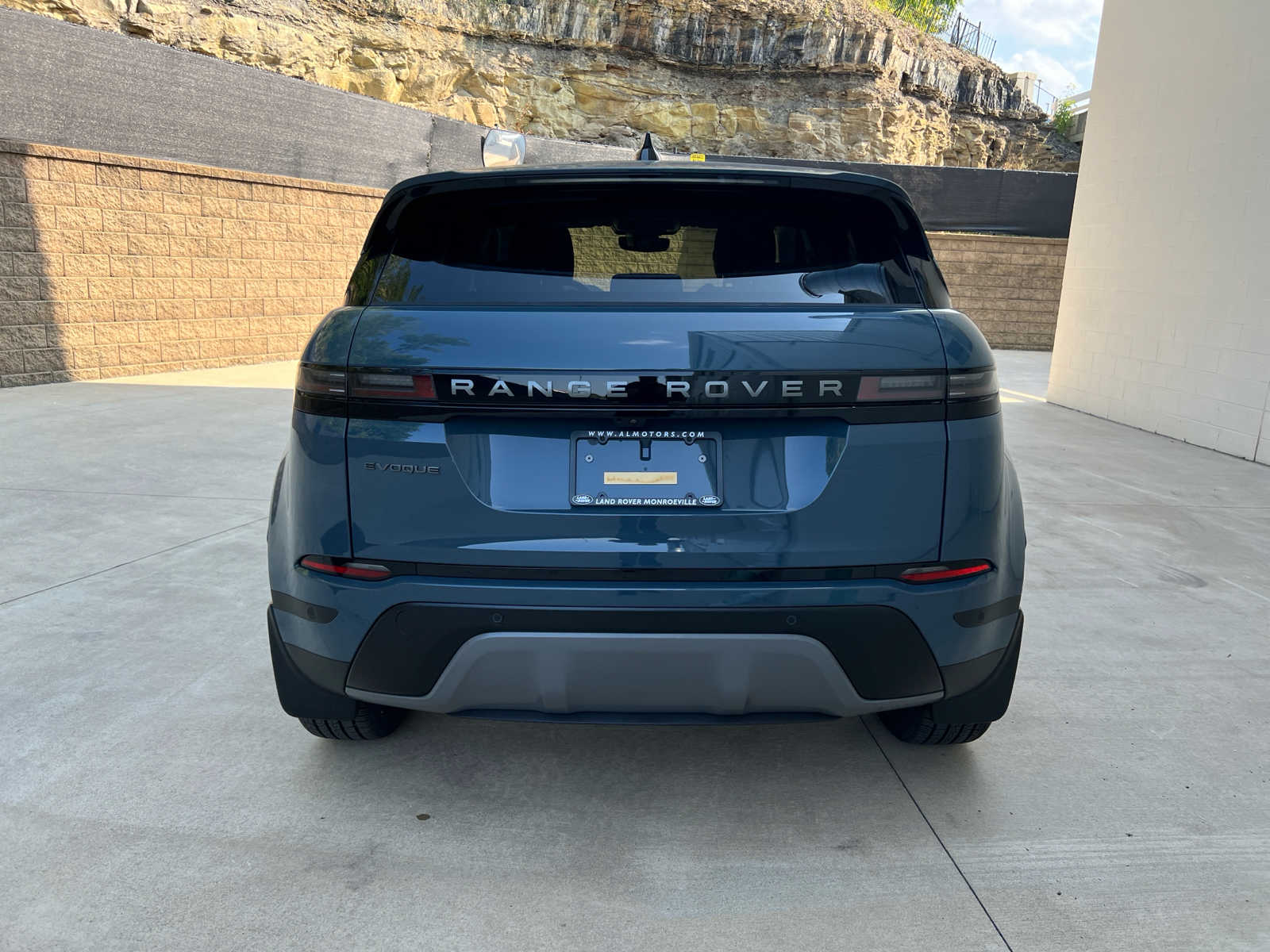 2025 Land Rover Range Rover Evoque S photo 4