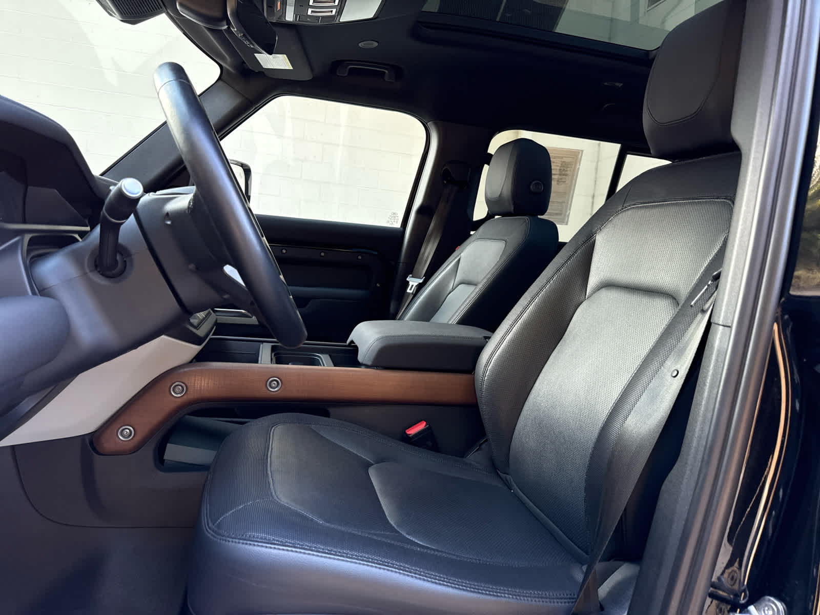 2023 Land Rover Defender X-Dynamic SE - Photo 12