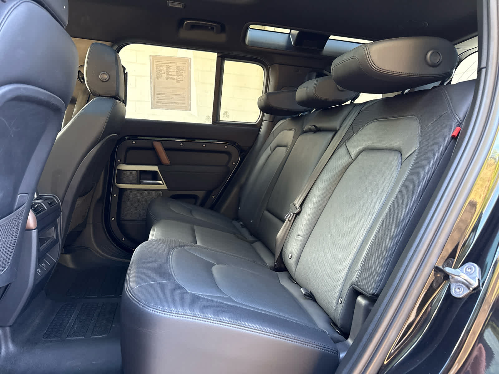 2023 Land Rover Defender X-Dynamic SE - Photo 15