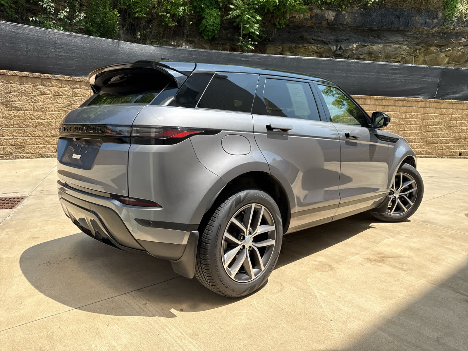 2024 Land Rover Range Rover Evoque S photo 3