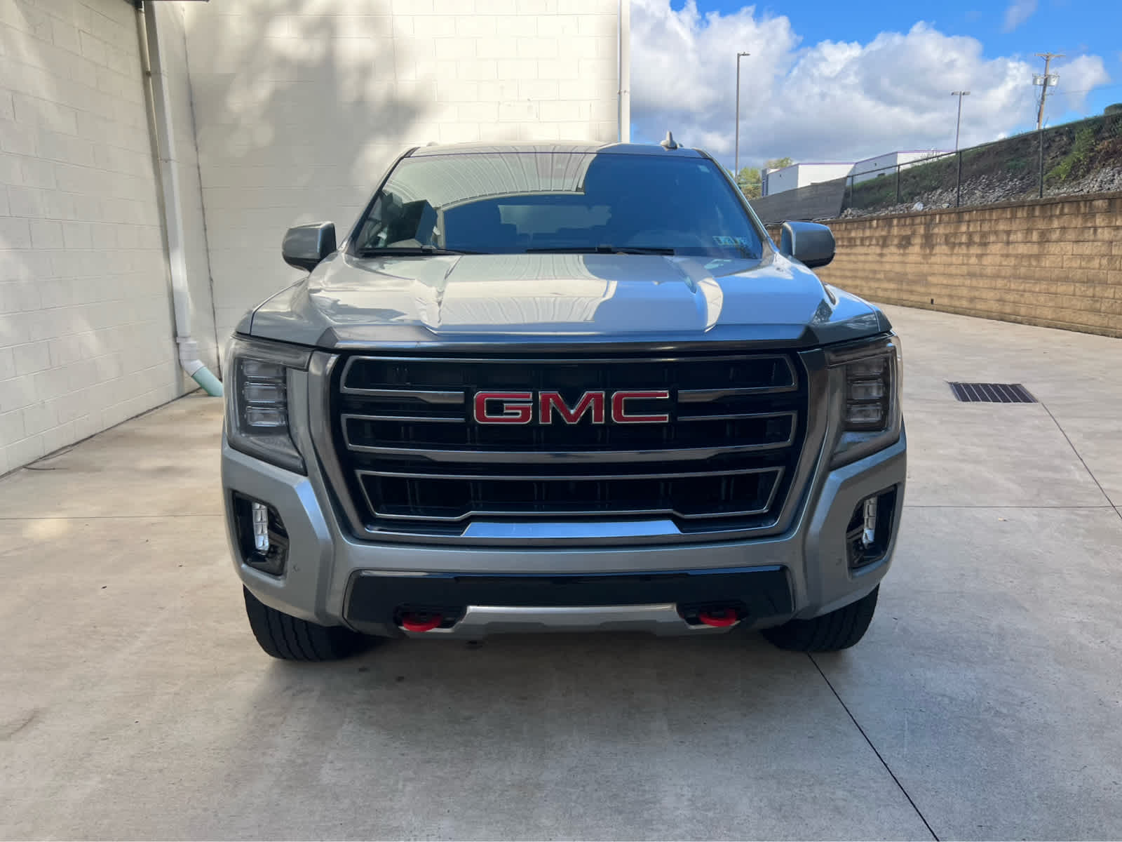 2024 Gmc Yukon AT4 photo 2