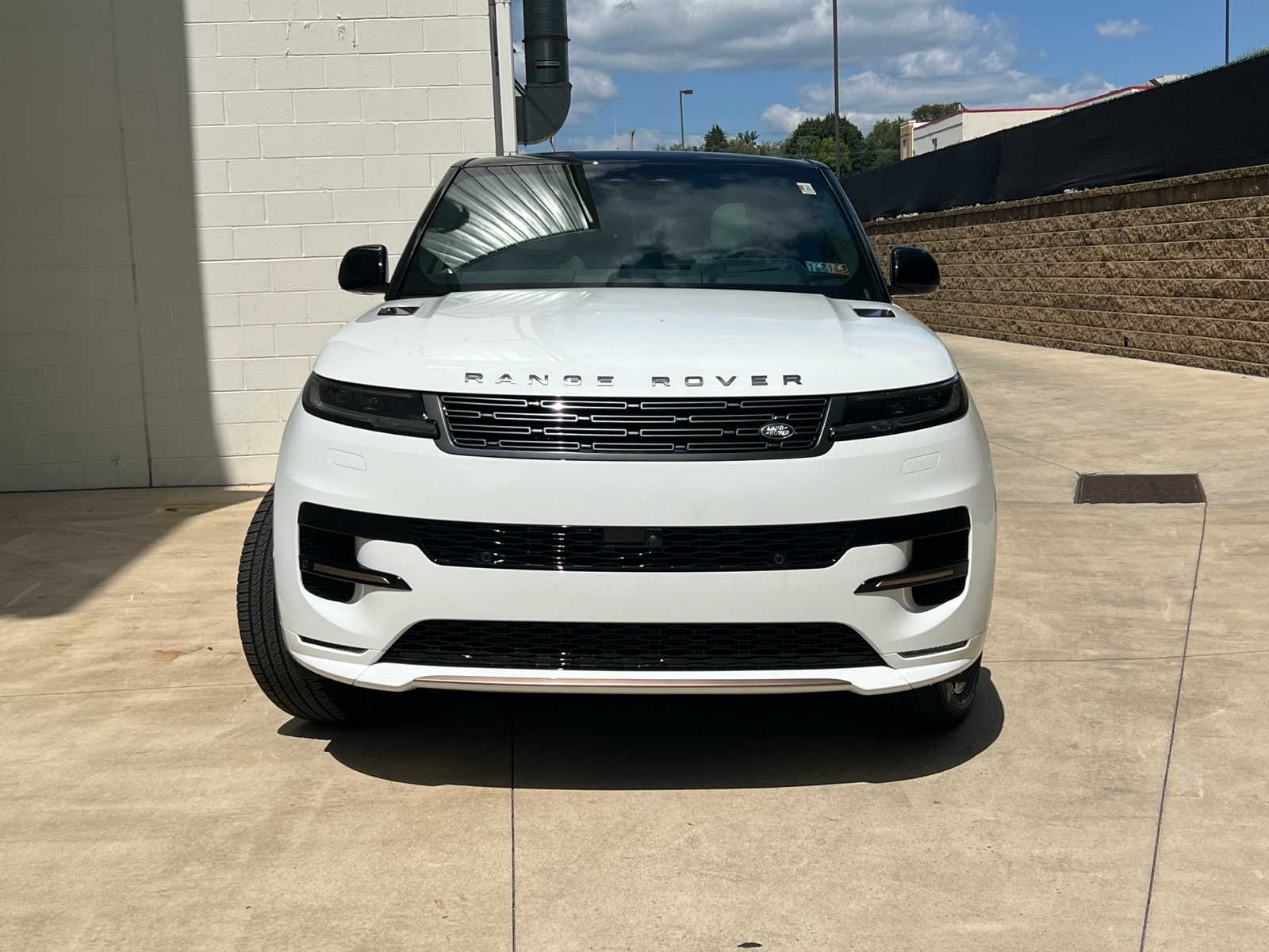 2024 Land Rover Range Rover Sport SE photo 2