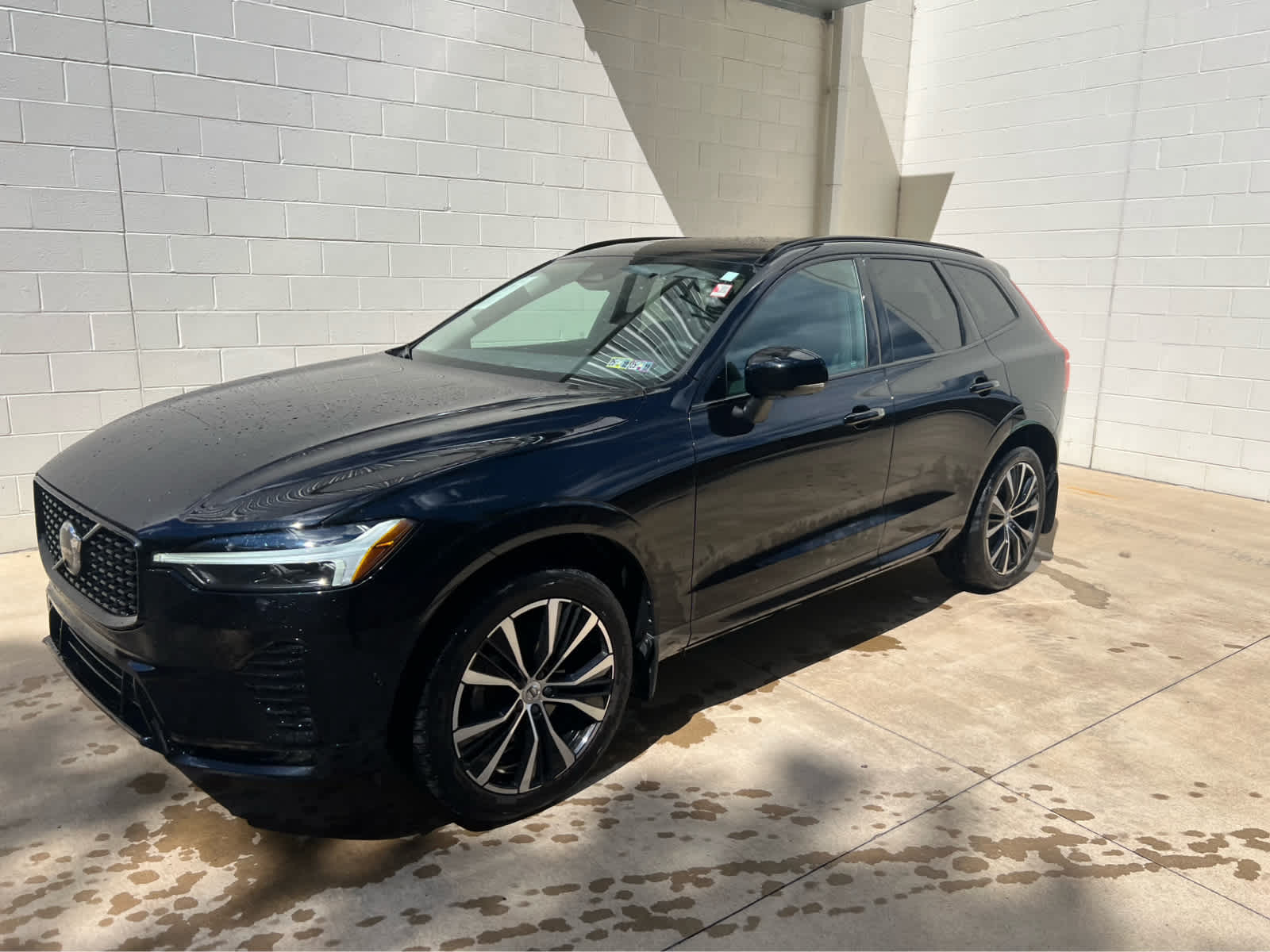 2023 Volvo XC60 B5 Plus photo 4