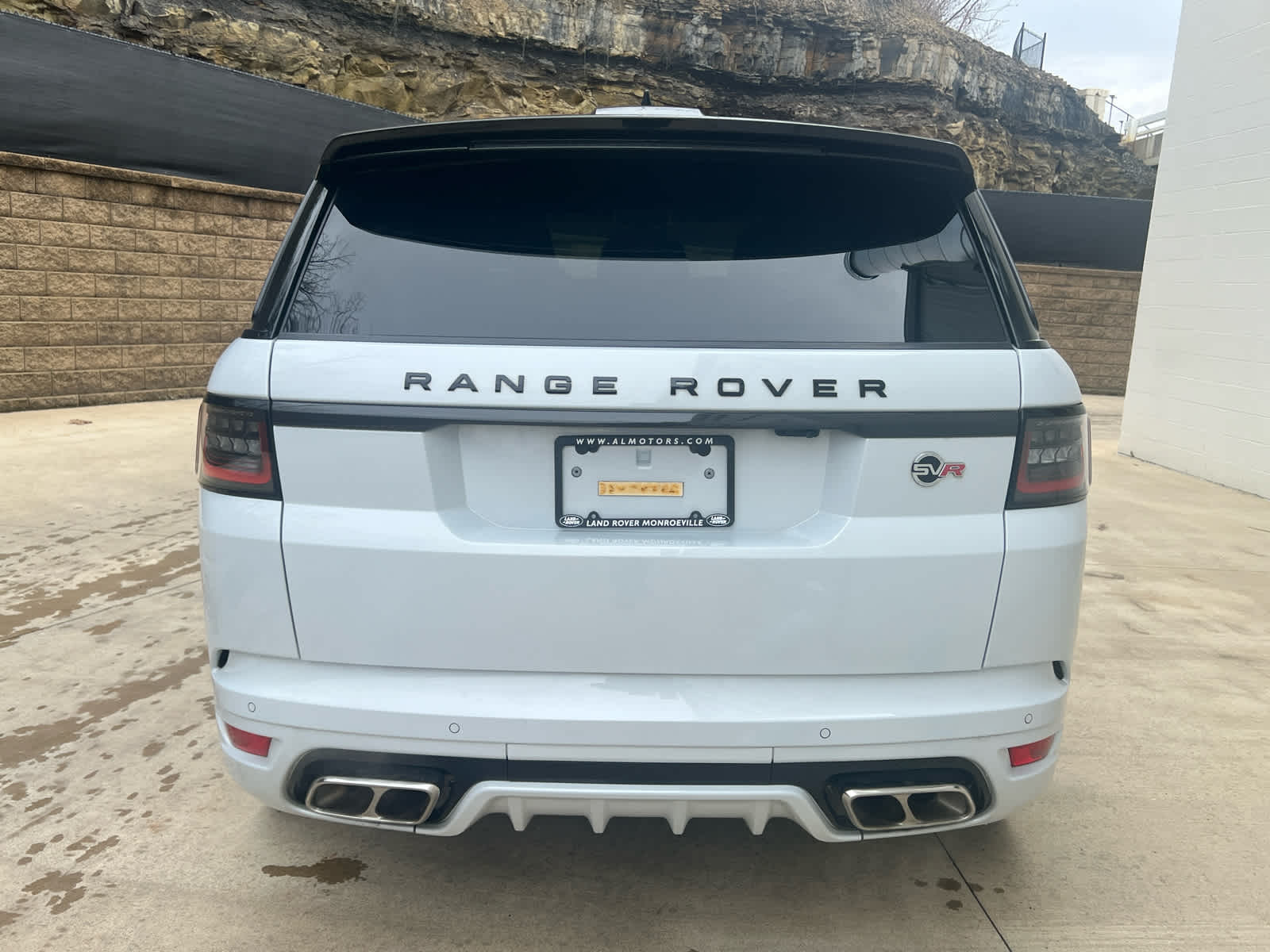 2022 Land Rover Range Rover Sport SVR photo 4