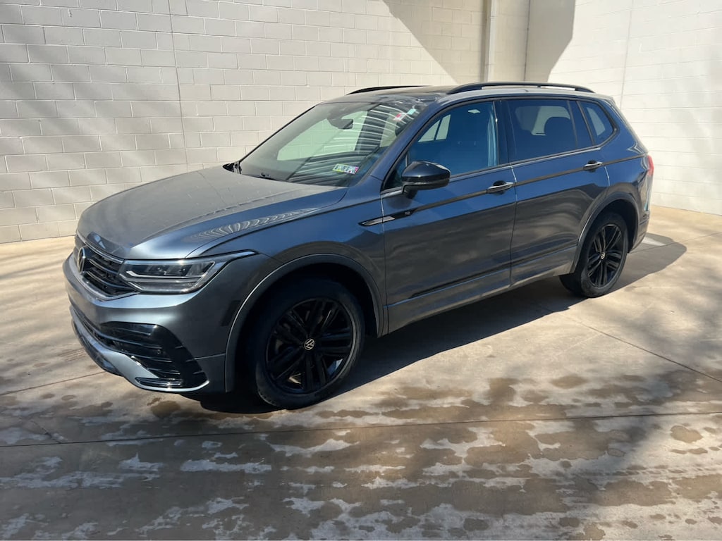 Used 2022 Volkswagen Tiguan 2.0T SE R-Line Black SUV