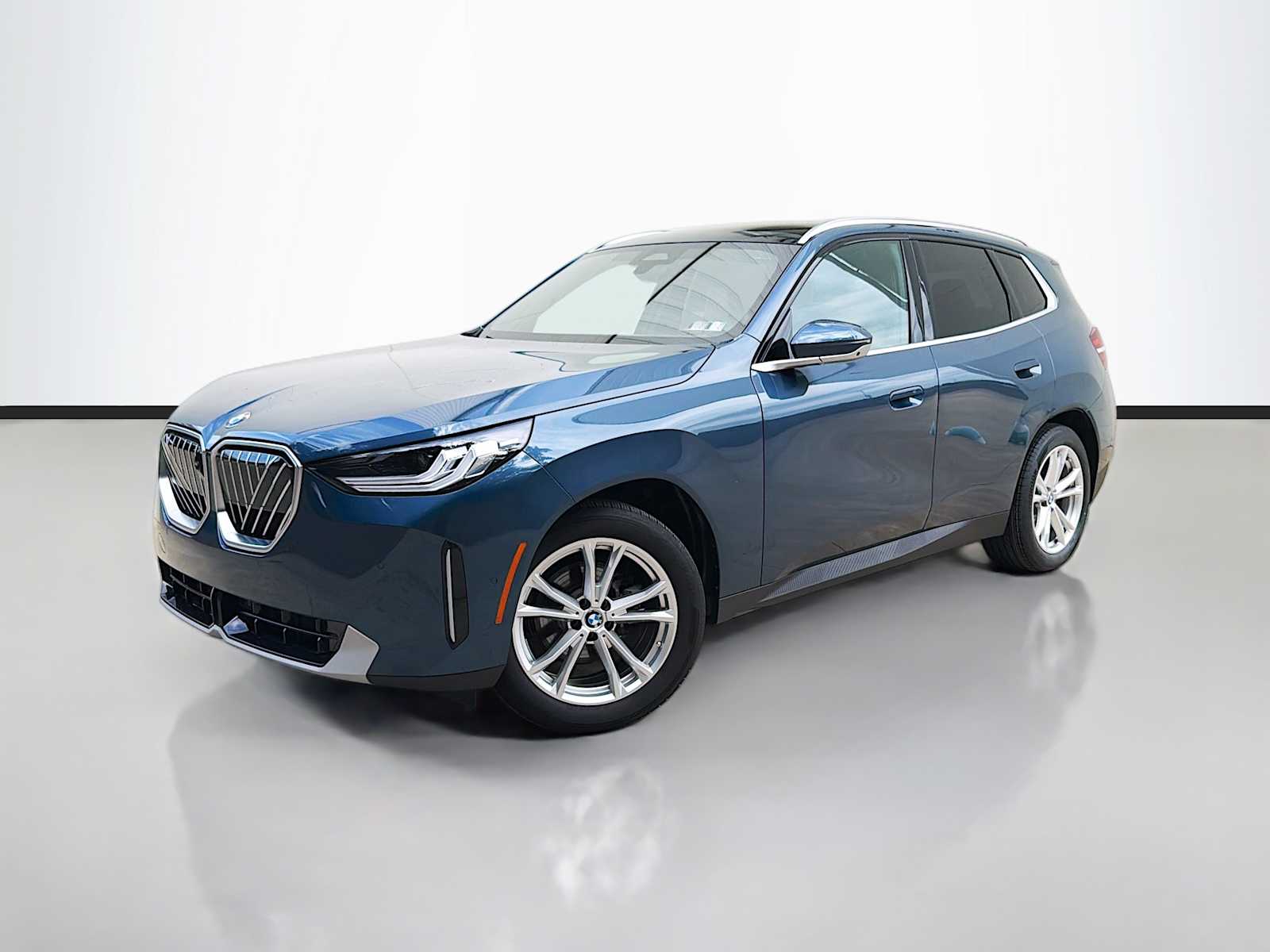 2025 BMW X3 30 XDRIVE's photo