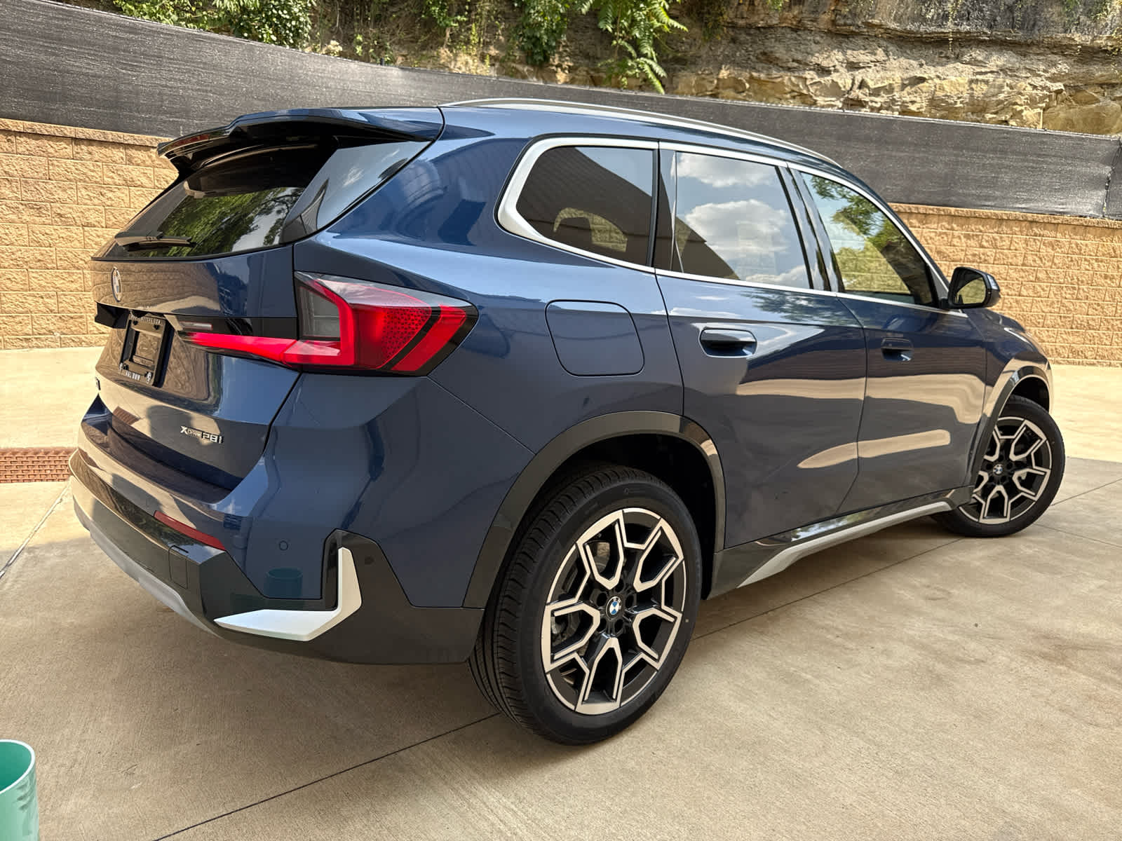 2025 Bmw X1 XDrive28i photo 3