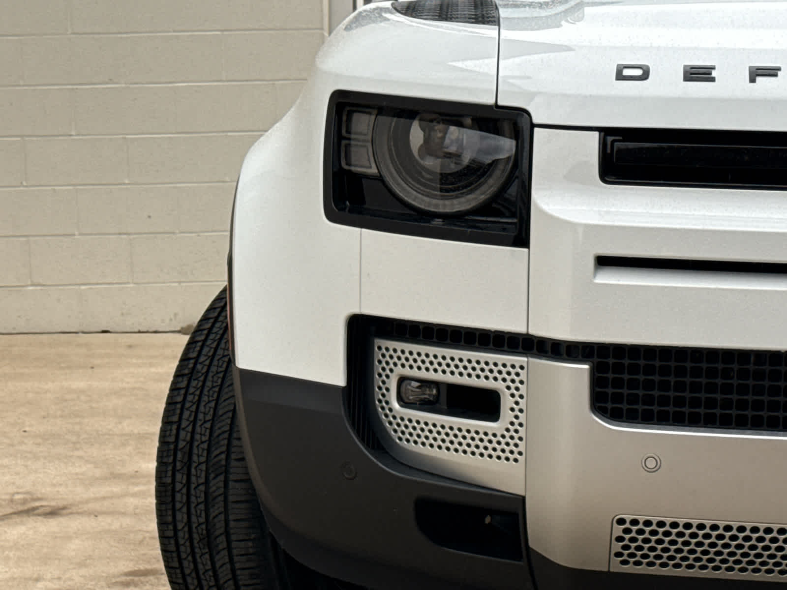 2025 Land Rover Defender S 110 photo 3