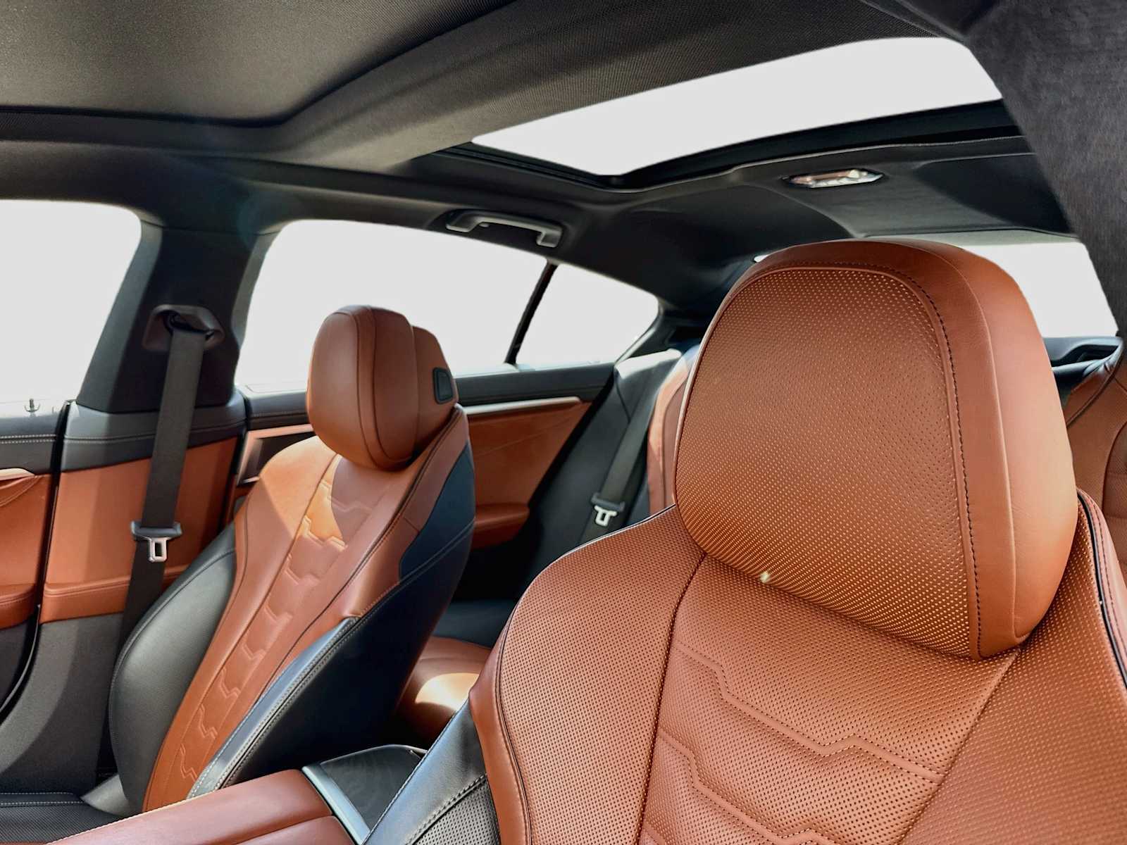 2025 BMW 8 Series 840i - Photo 16