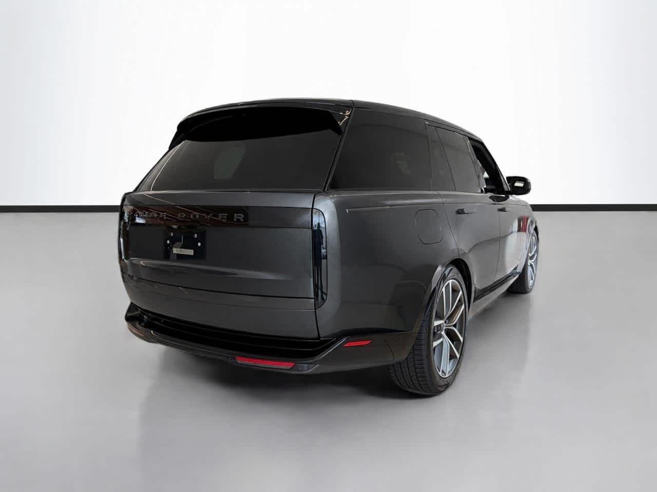 Certified 2025 Land Rover Range Rover P400 SE SUV