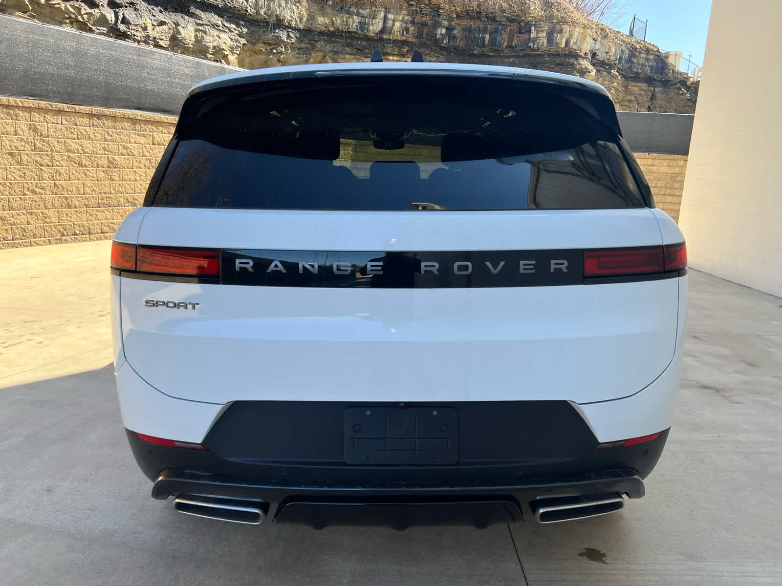 2025 Land Rover Range Rover Sport P360 S photo 4
