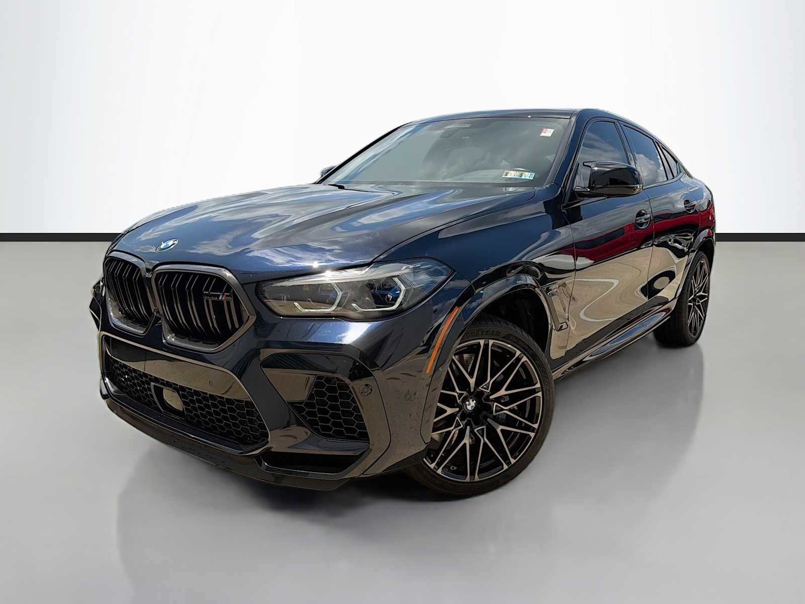 2022 BMW X6 M -'s photo