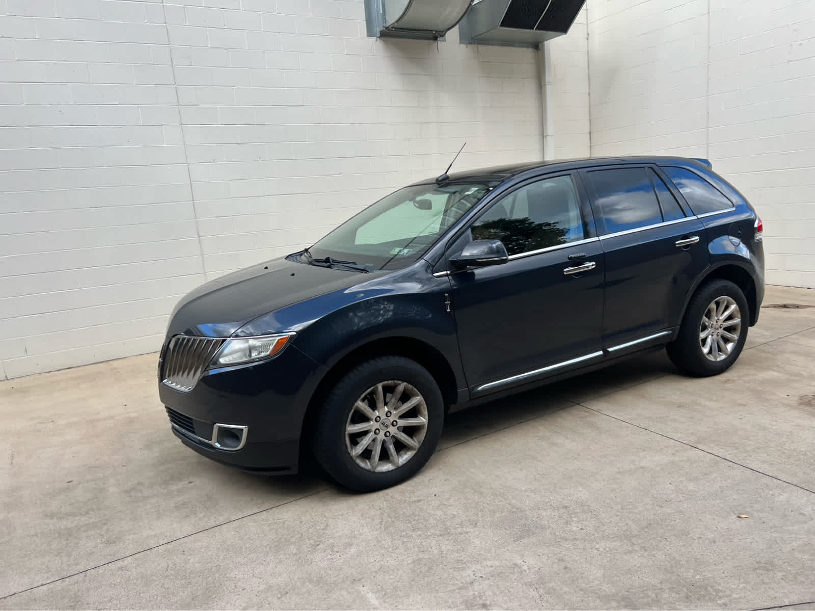 2013 Lincoln MKX Base photo 3