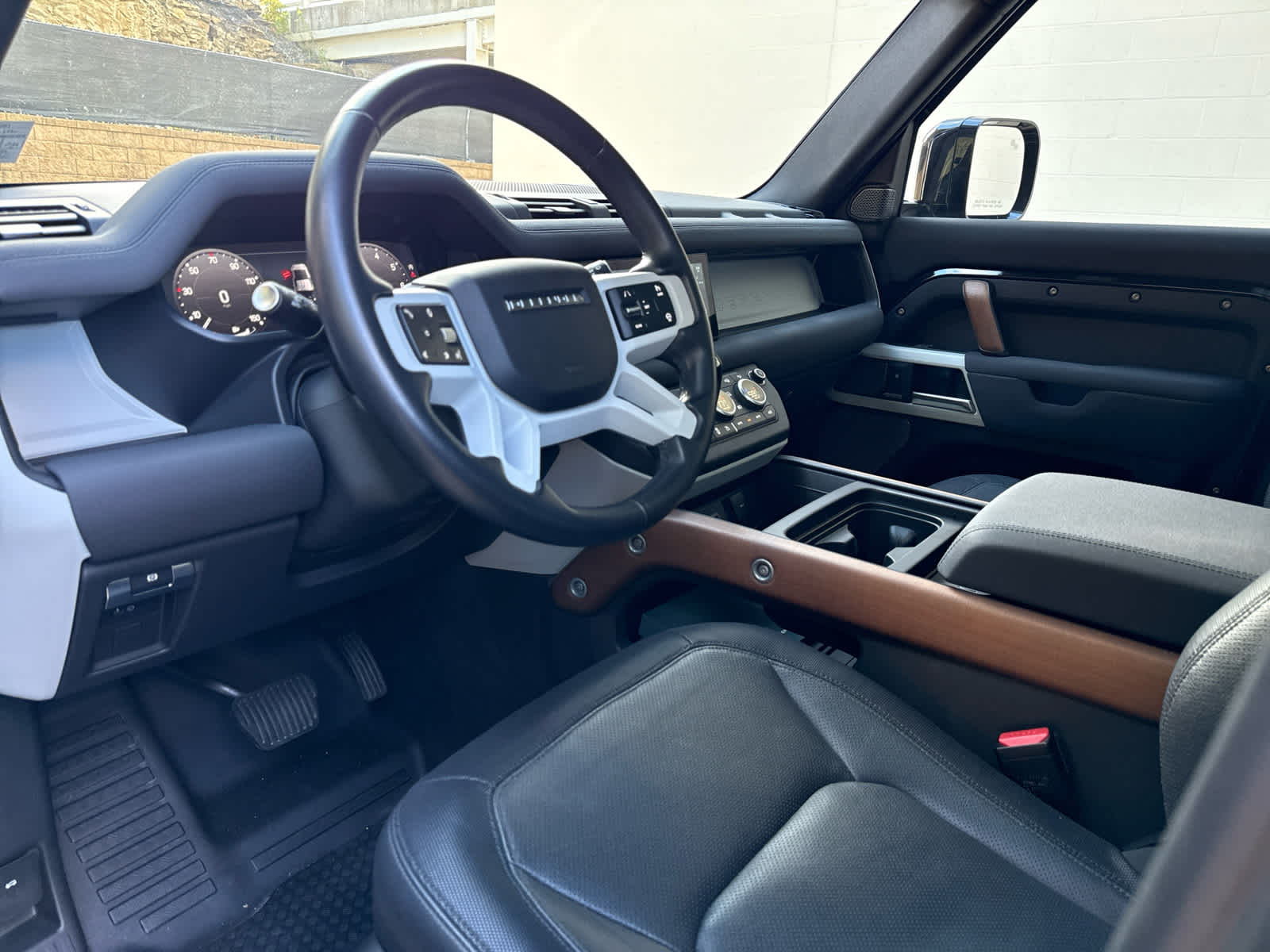 2023 Land Rover Defender X-Dynamic SE - Photo 11