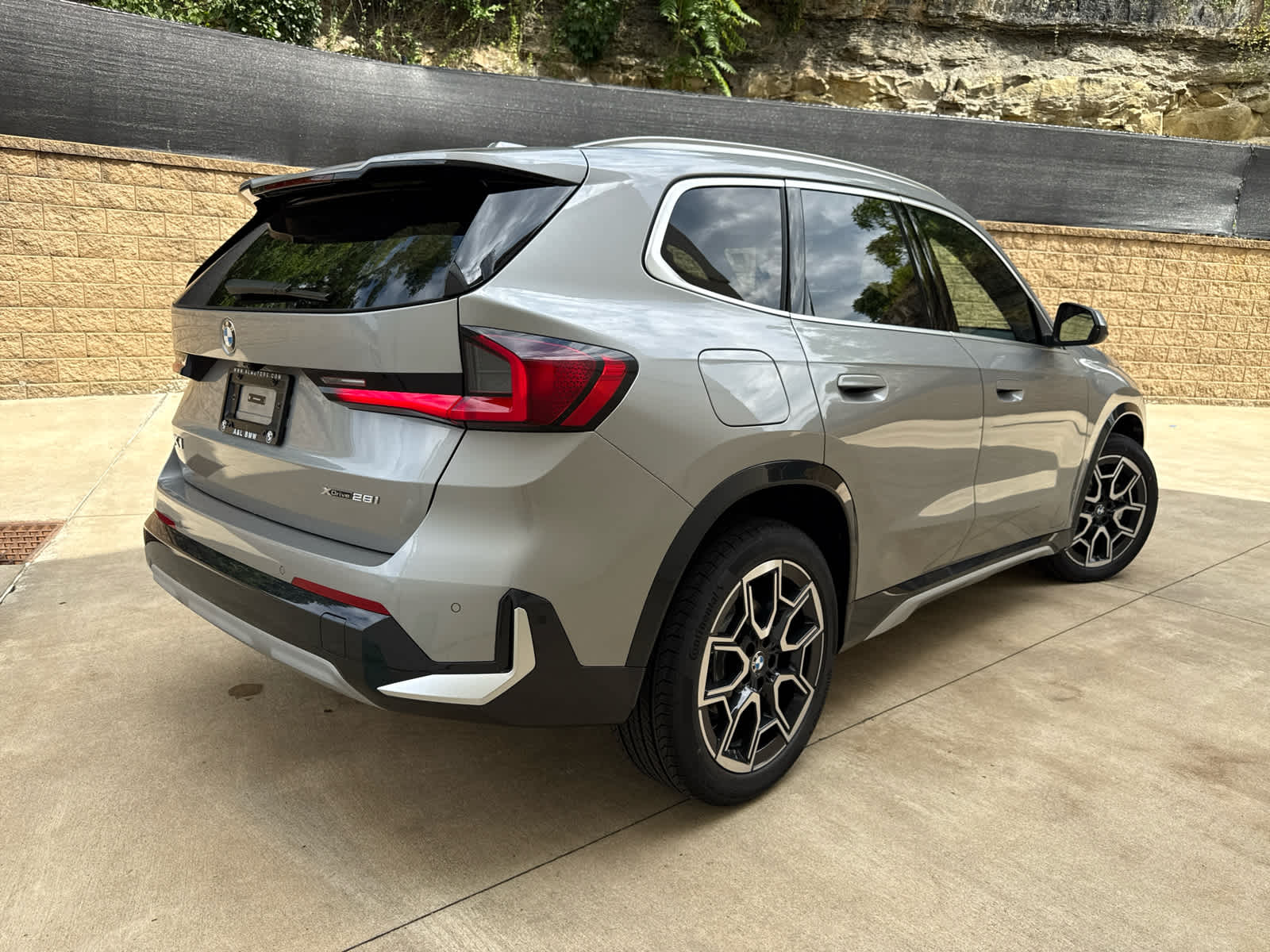 2025 Bmw X1 XDrive28i photo 2