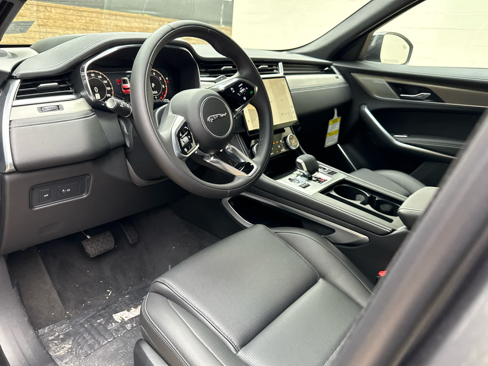 2026 Jaguar F-Pace R-Dynamic S - Photo 12