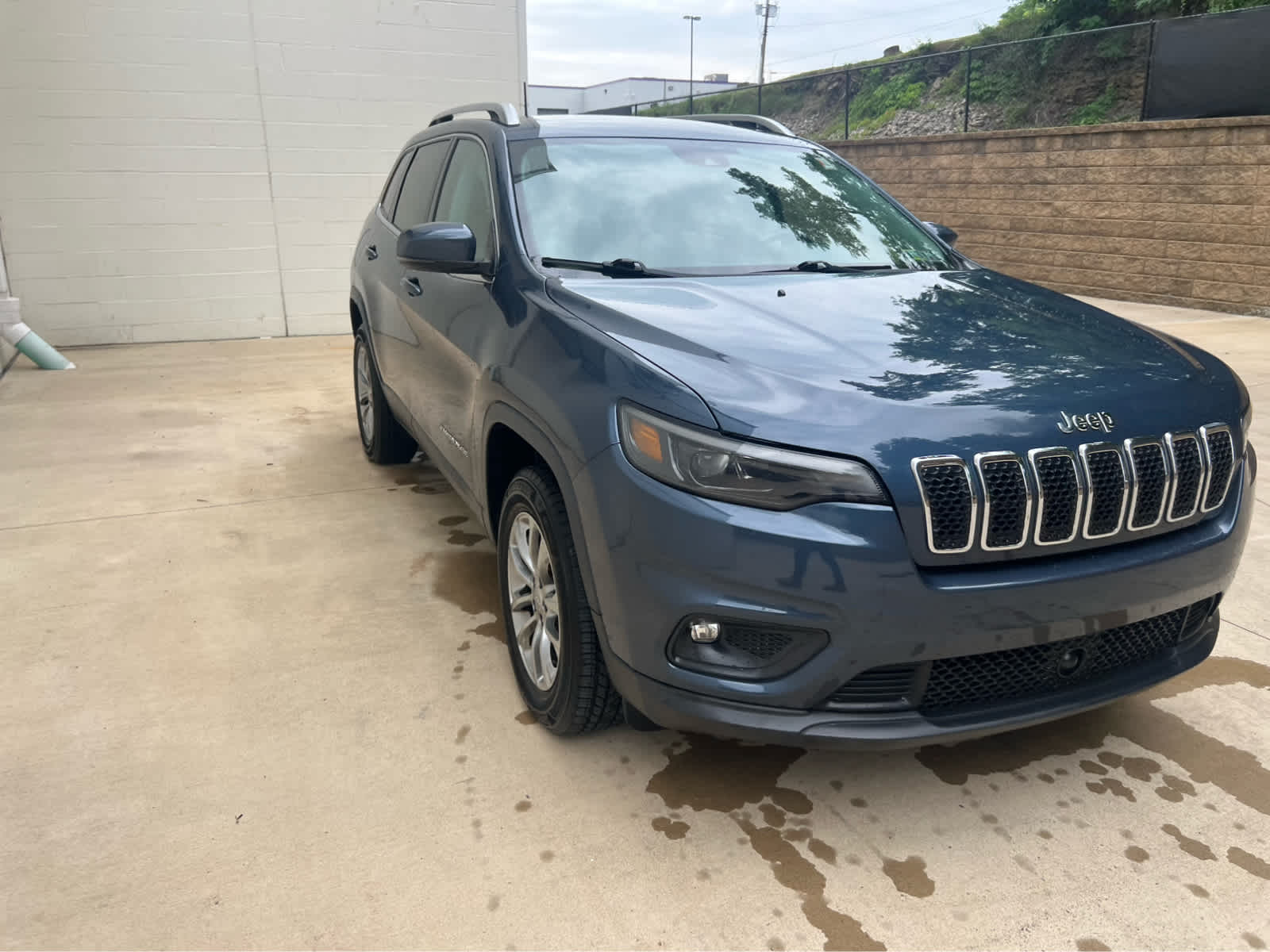 2020 Jeep Cherokee Latitude photo 2