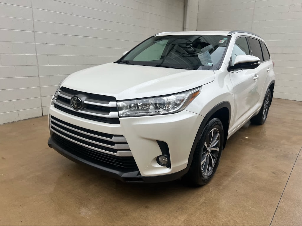 Used 2018 Toyota Highlander XLE V6 SUV