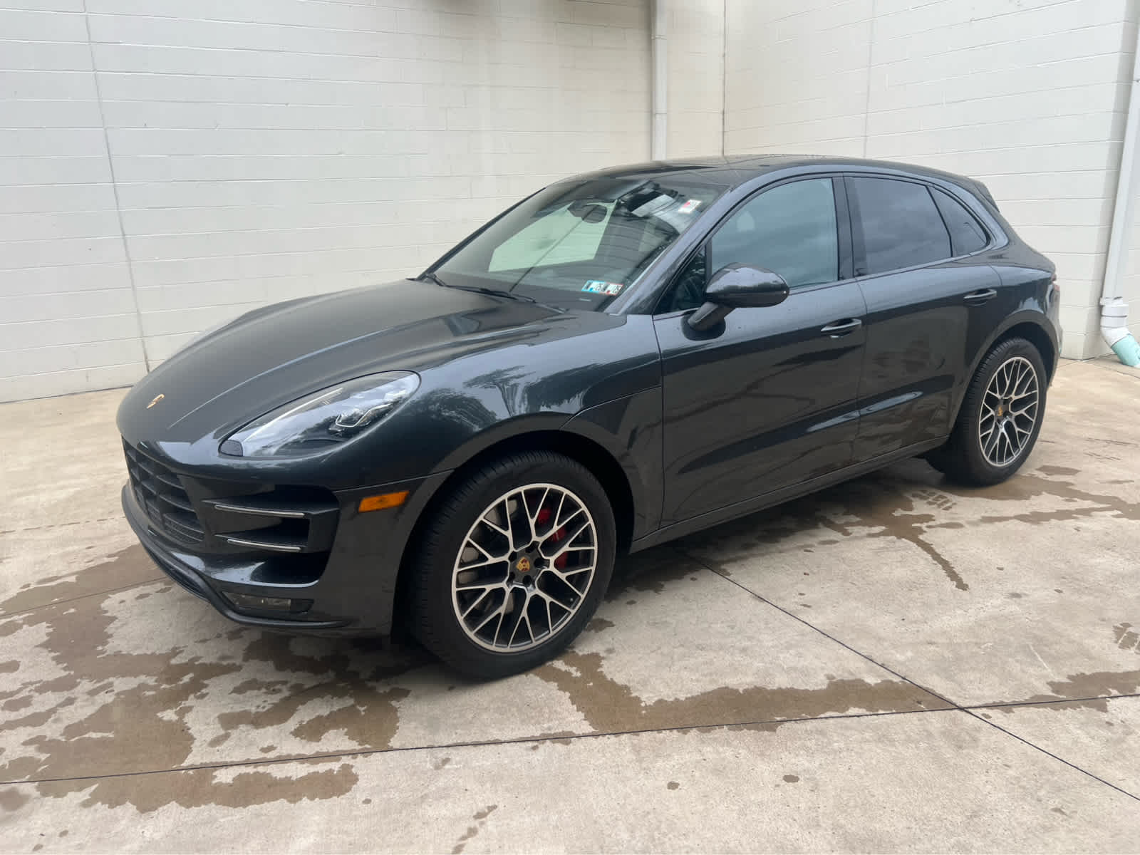 2018 Porsche Macan Turbo Performance Package photo 2