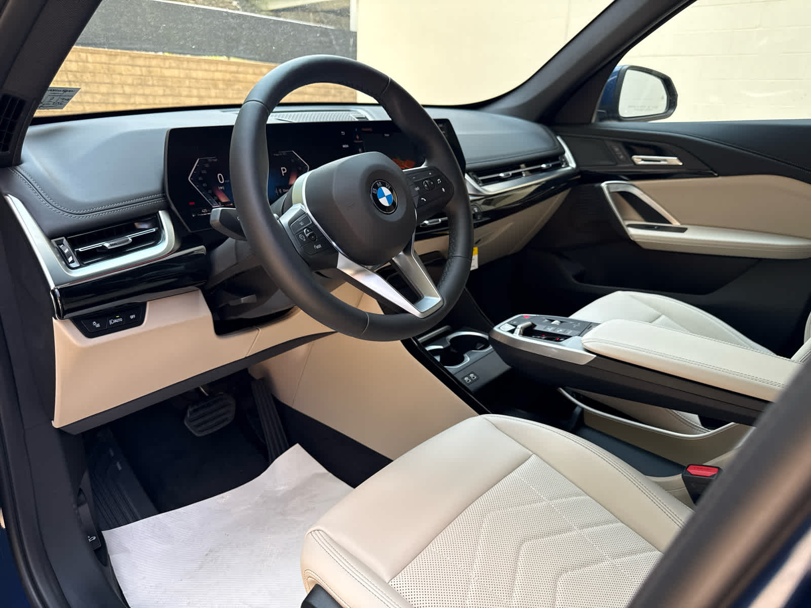 2025 BMW X1 28i - Photo 12