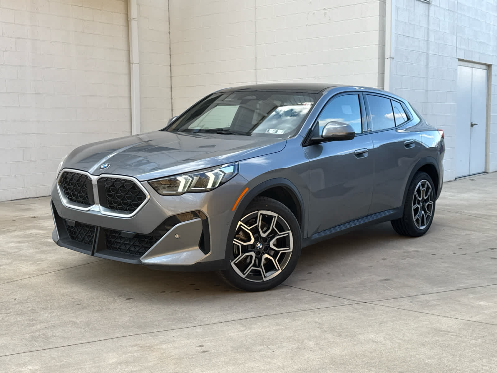 2025 BMW X2 xDrive28i's photo