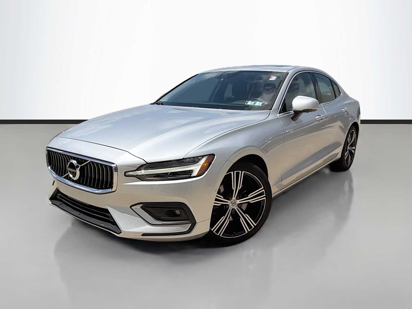 2022 Volvo S60 B5 Inscription's photo
