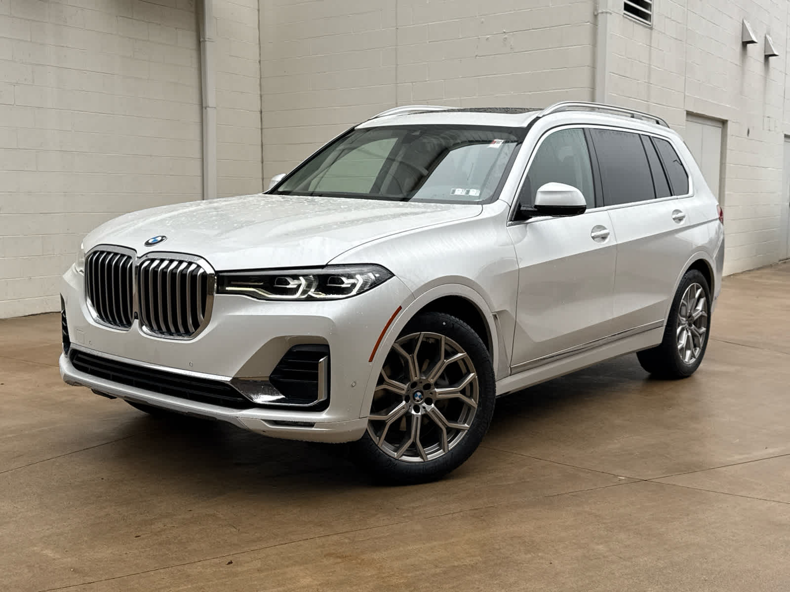 2021 BMW X7 xDrive40i's photo