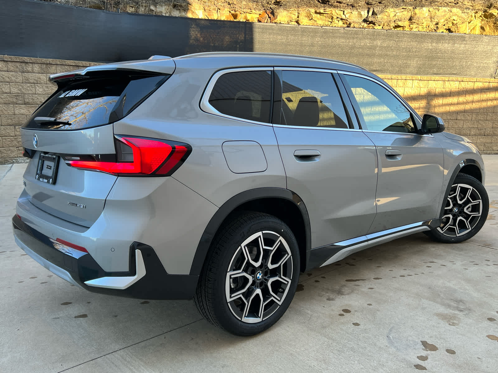 2025 Bmw X1 XDrive28i photo 3